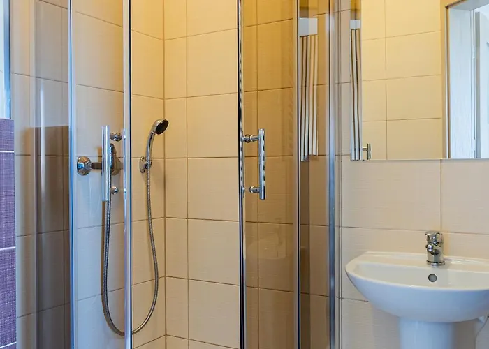 Barka - I Blisko Plazy Karwia