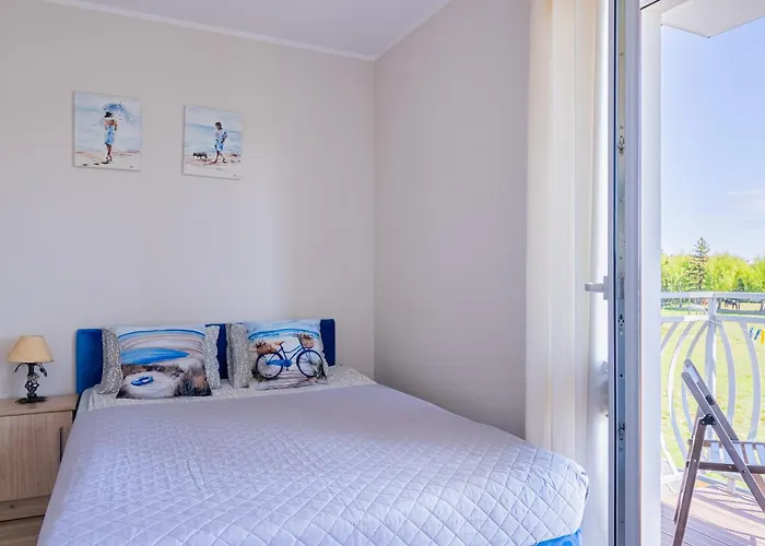 Barka - I Blisko Plazy Karwia